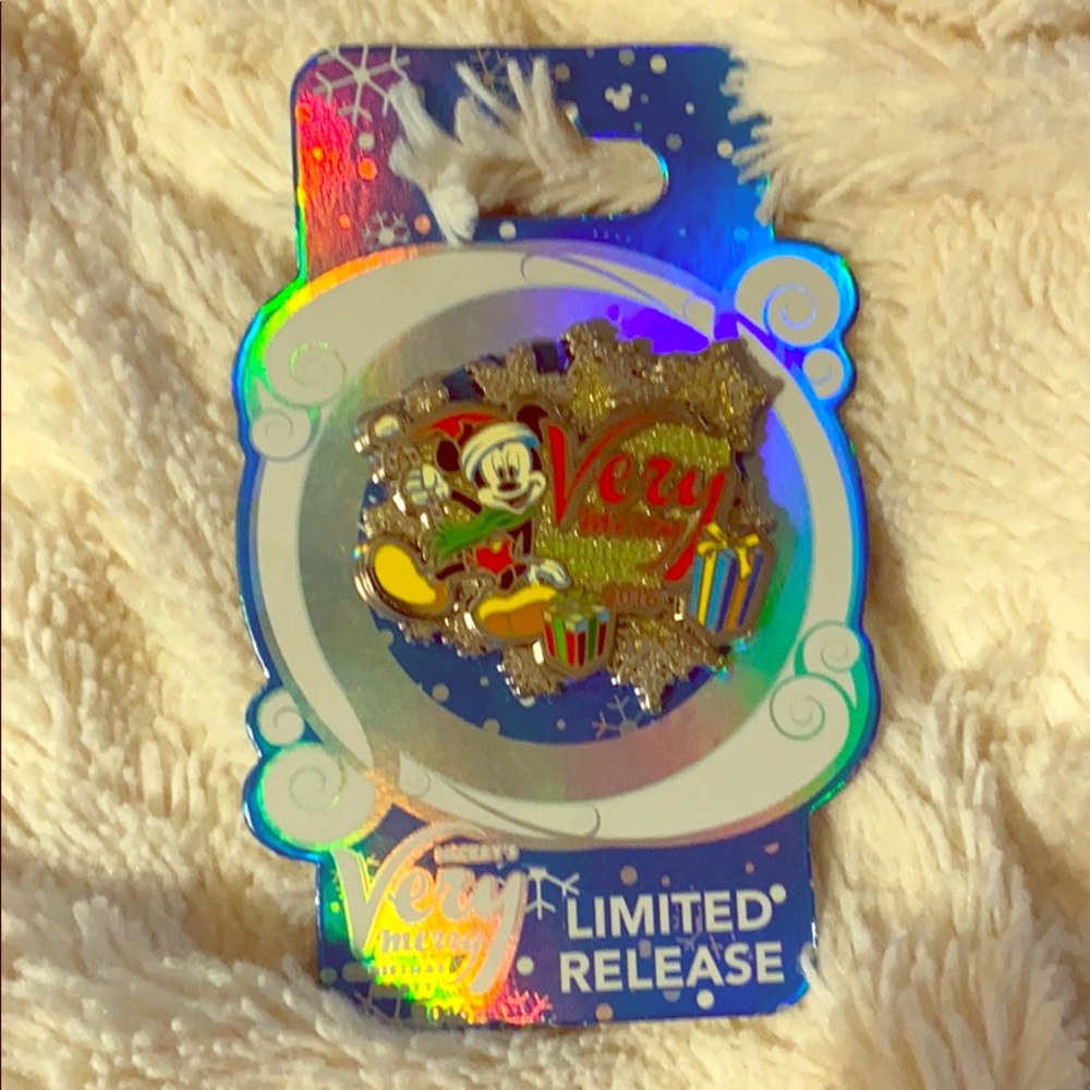 2016 WDW Mickey’s Christmas Party LR Pin
